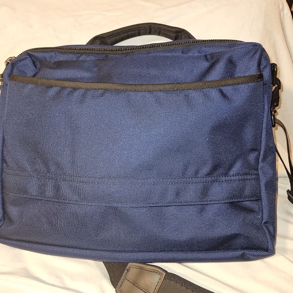 Tom Bihn Pilot Navy & Upgraded Should/Crossbody Strap - Picture 6 of 9